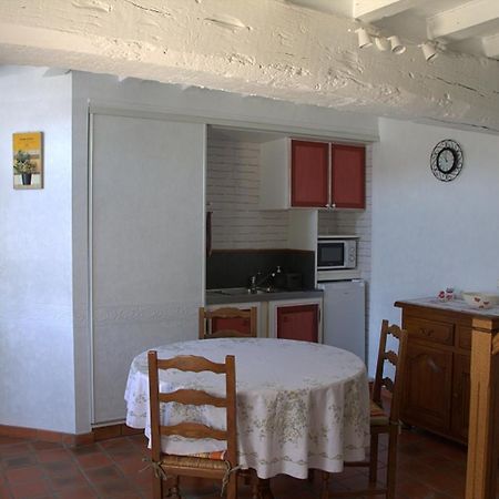Chambre D Hote La Roussiere Saint-Ouen-Des-Toits Dış mekan fotoğraf
