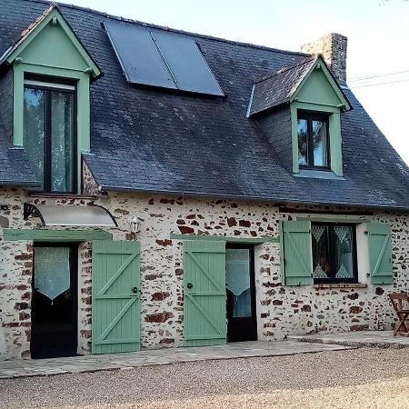 Chambre D Hote La Roussiere Saint-Ouen-Des-Toits Dış mekan fotoğraf